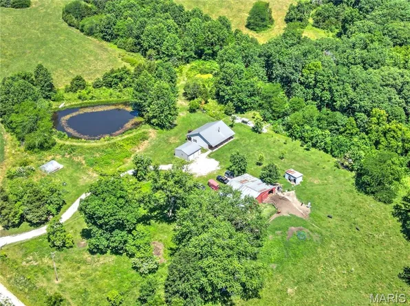 4710 Pike 451, Curryville, MO 63339