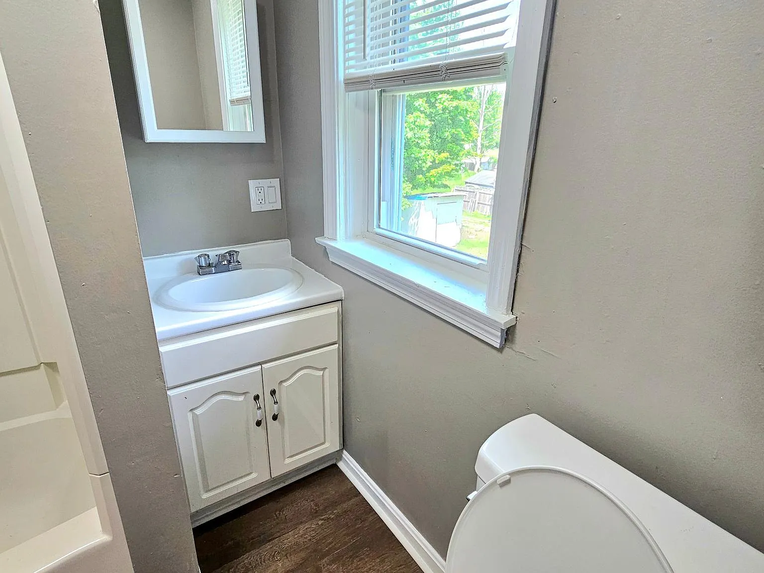 84 Boys Ave — Photo 4