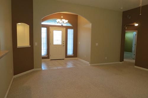 3rd image of 875 Northview Dr