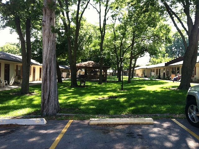 1st image of 305 SE Grand Ave