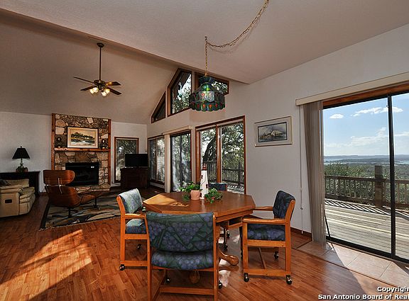 3rd image of 131 Flamingo Ct