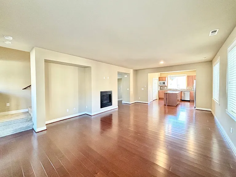 959 3rd Ave NE — Photo 11