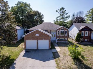 12 Langevin Dr, Wasaga Beach, ON L9Z 1C6