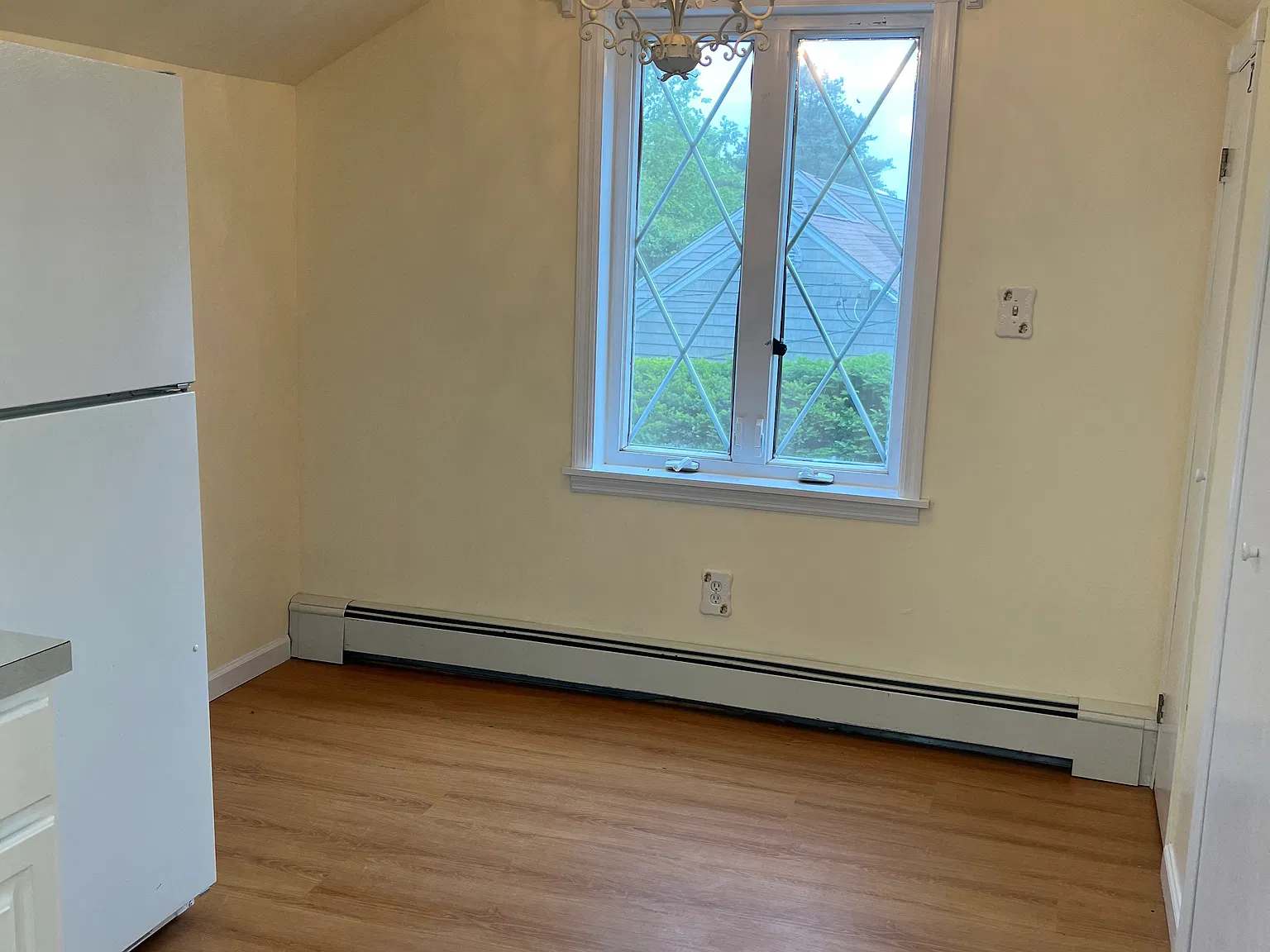 Grayon Dr, Dix Hills — Photo 3