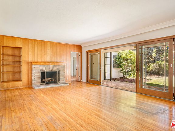 5th image of 1015 San Vicente Blvd