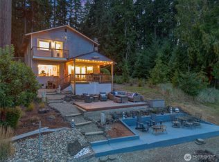 32 E Grapeview Point Rd, Allyn, WA 98524