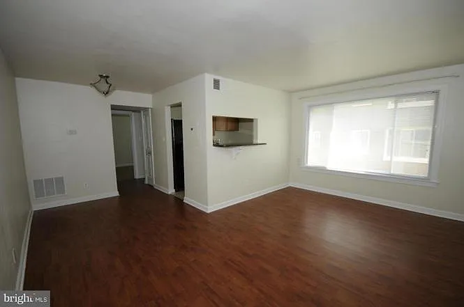 Building Photo - 721 Brandywine St SE #101