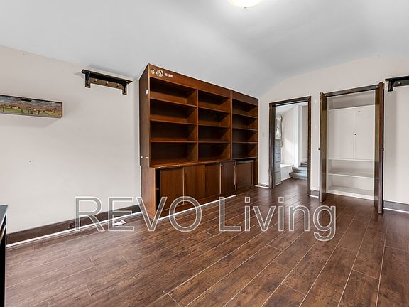 2nd image of 127 Ontario St #1