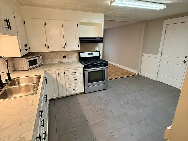 19 W Valley Dr — Photo 6