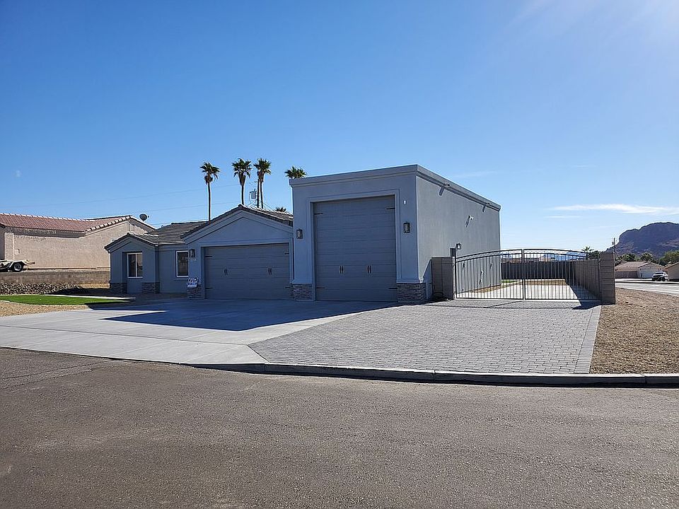 1st image of 3250 Arapaho Dr
