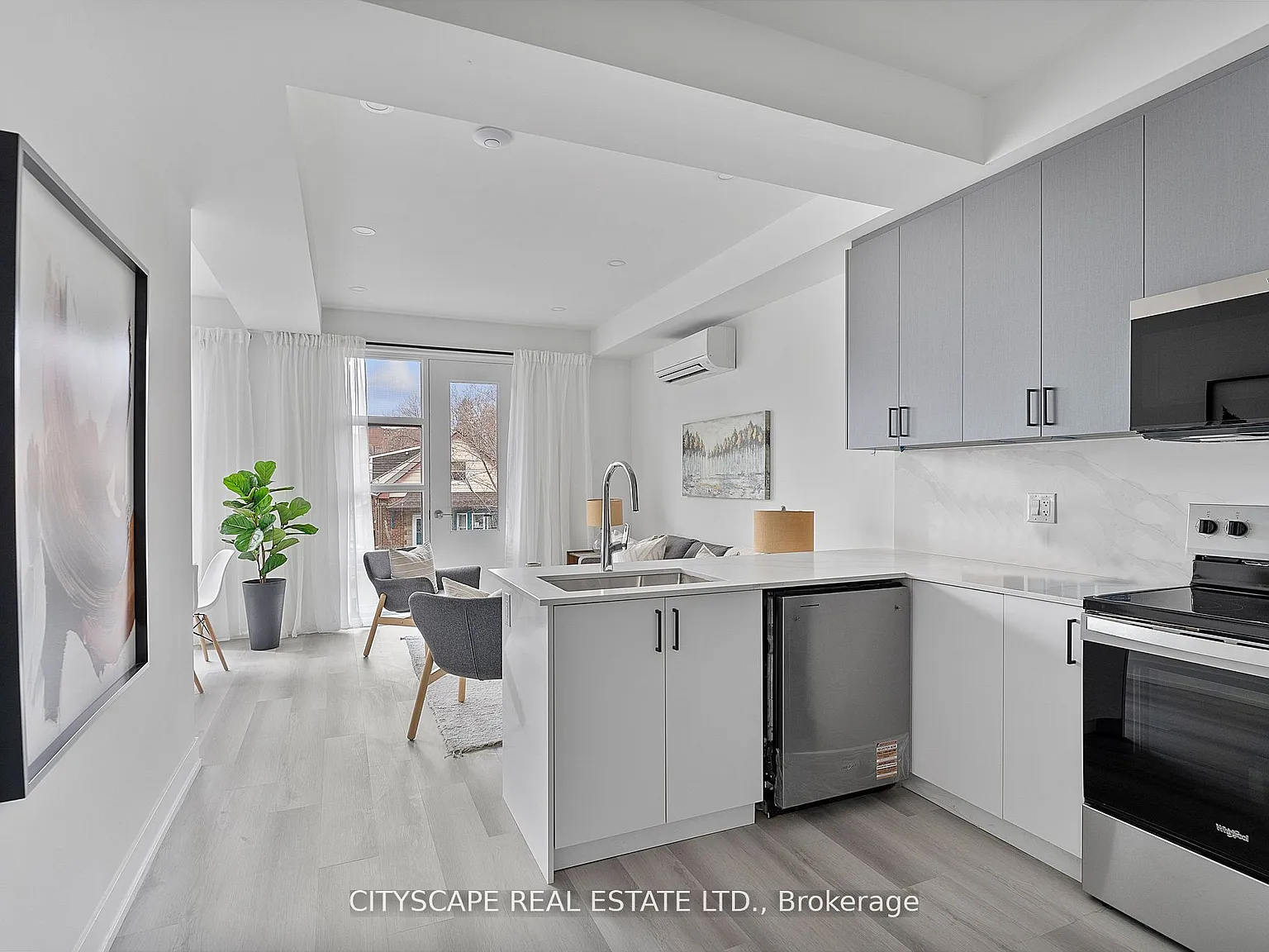 2 bed, $2,940 — Photo 1