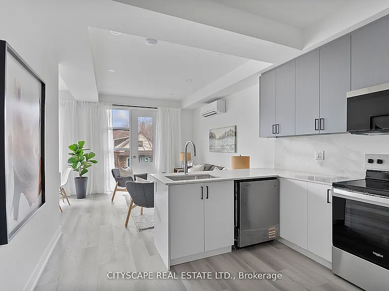 587 Oakwood Ave #3 — Photo 1