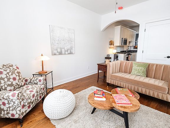 3rd image of 711 Glendale St #717-3