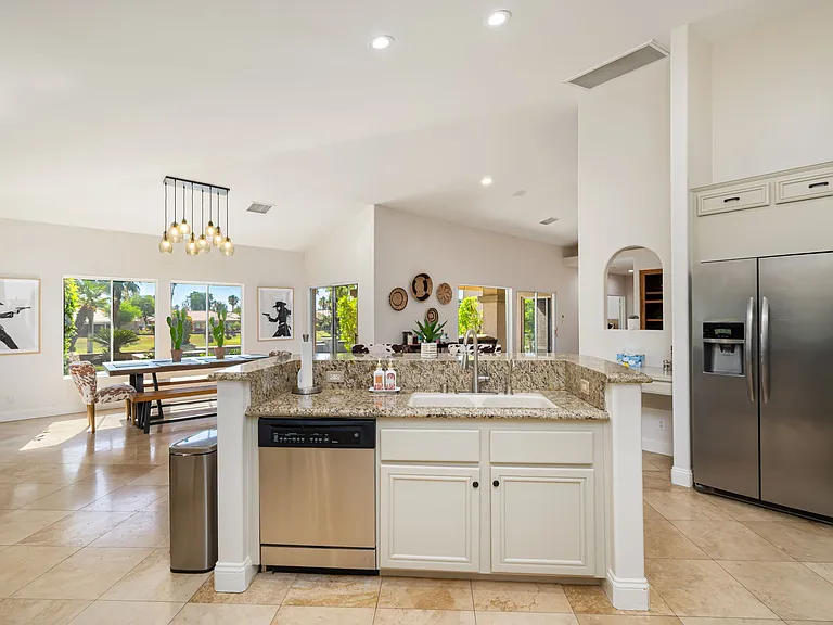 45168 Coeur Dalene Dr — Photo 36