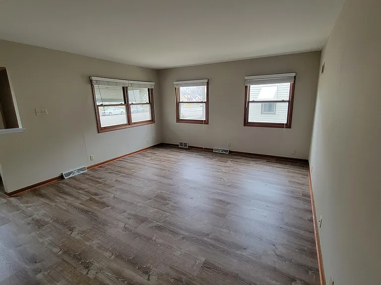 Living Room picture 2