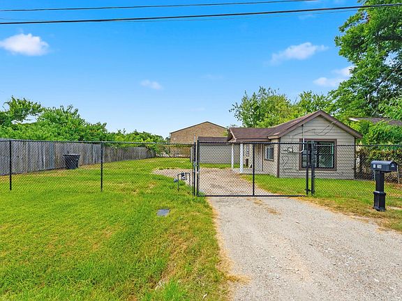 3rd image of 1420 Duff Ln