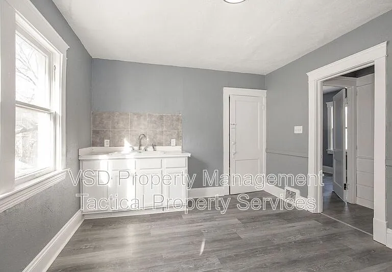 11429 Lardet Ave #UP — Photo 6