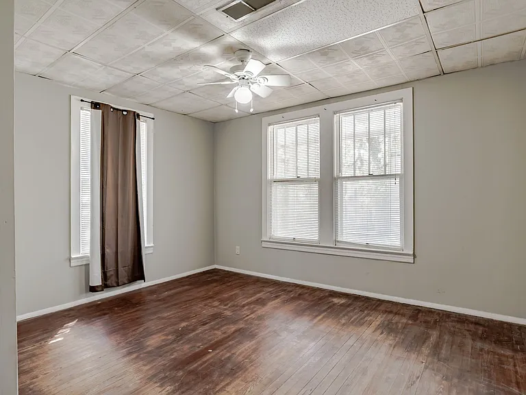 310 Stanley Ave — Photo 24