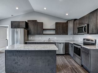 600B 9th St W, New Richmond, WI 54017