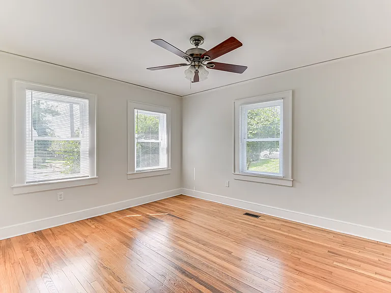 2353 Redwood Dr — Photo 23