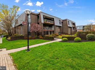 10 Stonehenge Cir APT 12, Baltimore, MD 21208