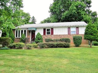 805 Litwa Ln, Upper Chichester, PA 19014