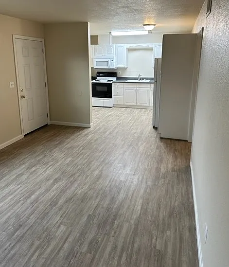 140 Sequoia Ave #2 — Photo 4