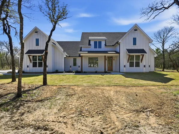 377 Oak Cove Ct, Sunset, TX 76270