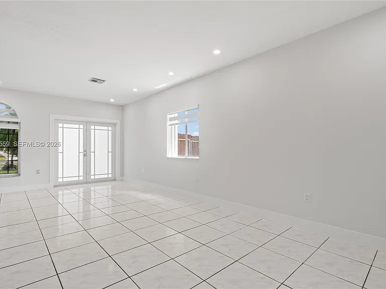 9504 SW 162nd Path — Photo 4