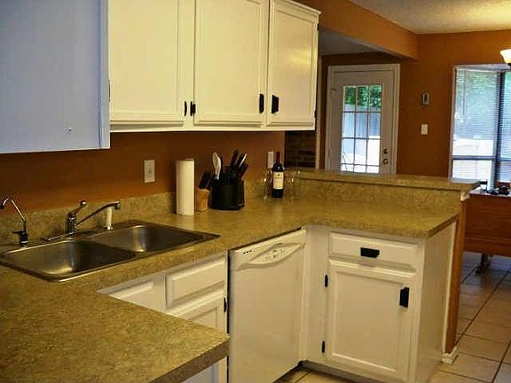 4th image of 1403 Sheppard Ln