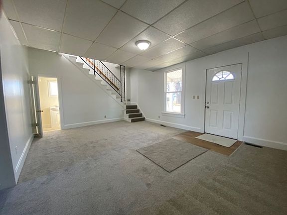 4th image of 121 Sara St