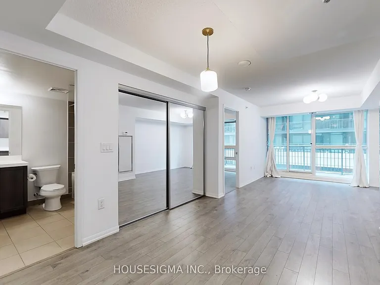 3091 Dufferin St #211 — Photo 9