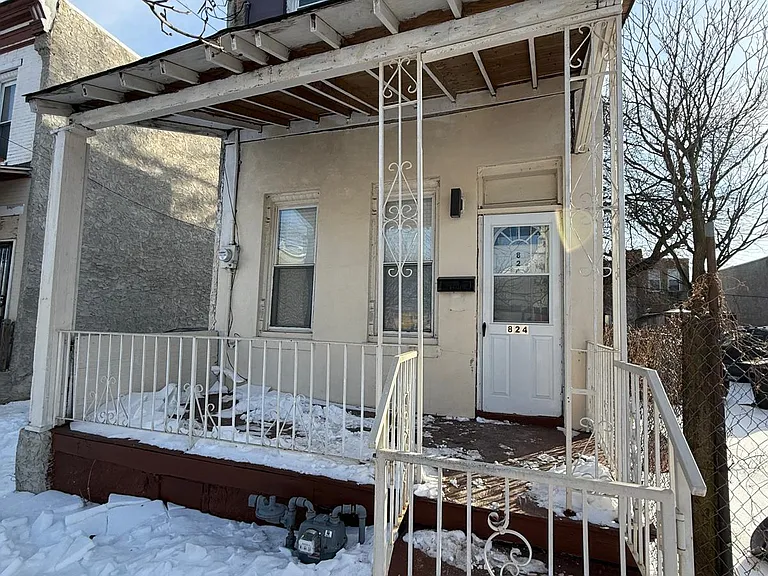 824 Elm St — Photo 17