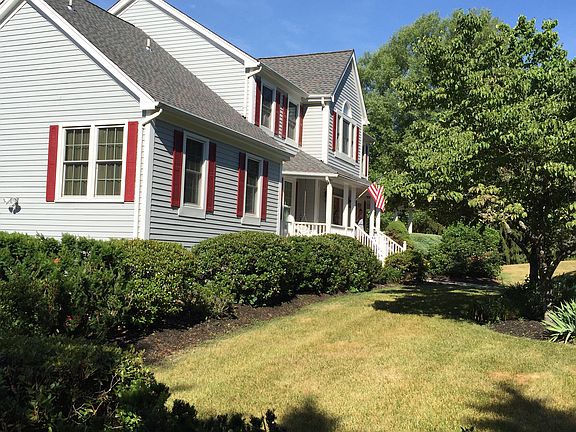 4th image of 4 Tudor Hill Dr