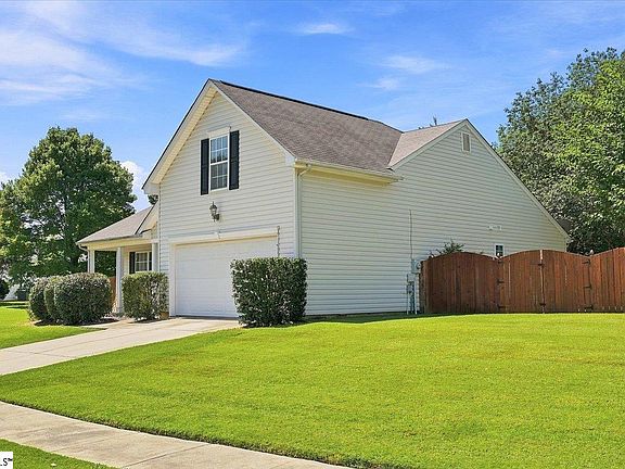 2nd image of 18 Buckhead Ln