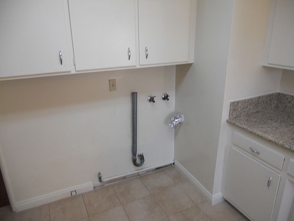 4047 160 Laundry Hook-ups