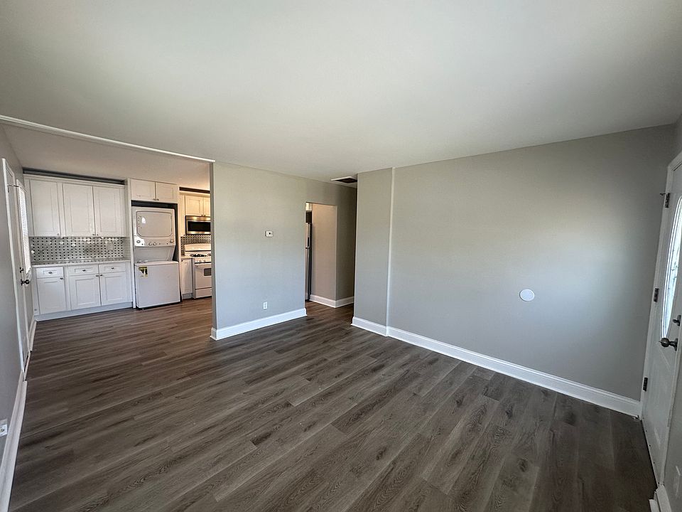 1st image of 3312 163rd St