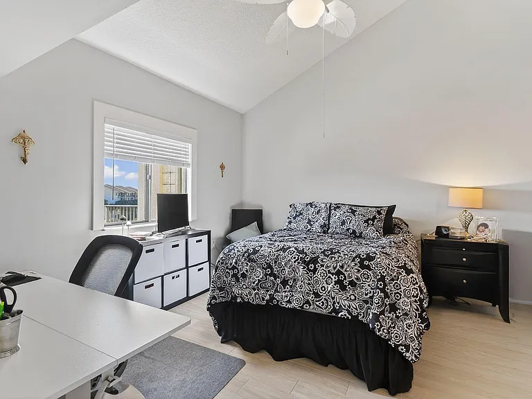 701 Seafarer Cir #504 — Photo 12