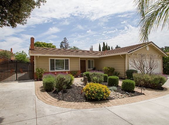 4th image of 3670 Rollingside Dr