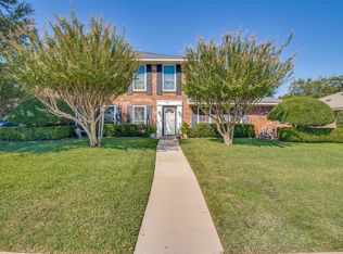 321 Kingsbridge Dr, Garland, TX 75040
