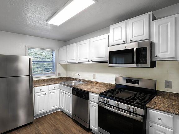 3rd image of 1776 Summit Forest Dr #105