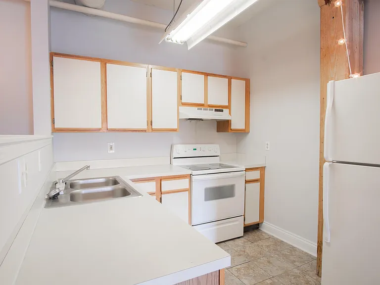 509 Delaware St #502 — Photo 2