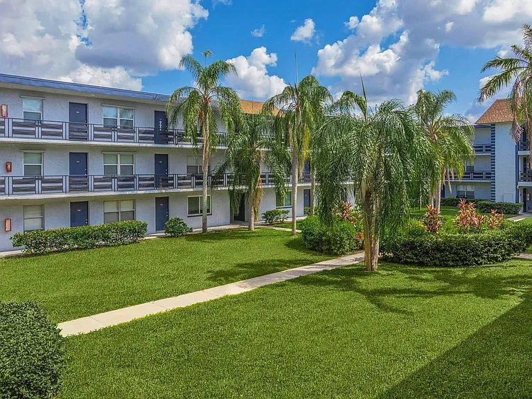 Sunbay Apartments — Photo 12