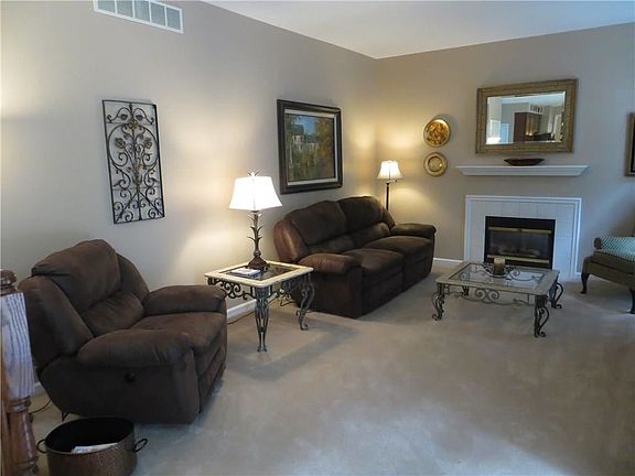 5th image of 38 Princeton Ln