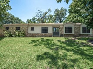 611 W Henderson St, Overton, TX 75684
