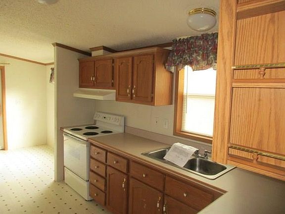 5th image of 3630 Jones Dr