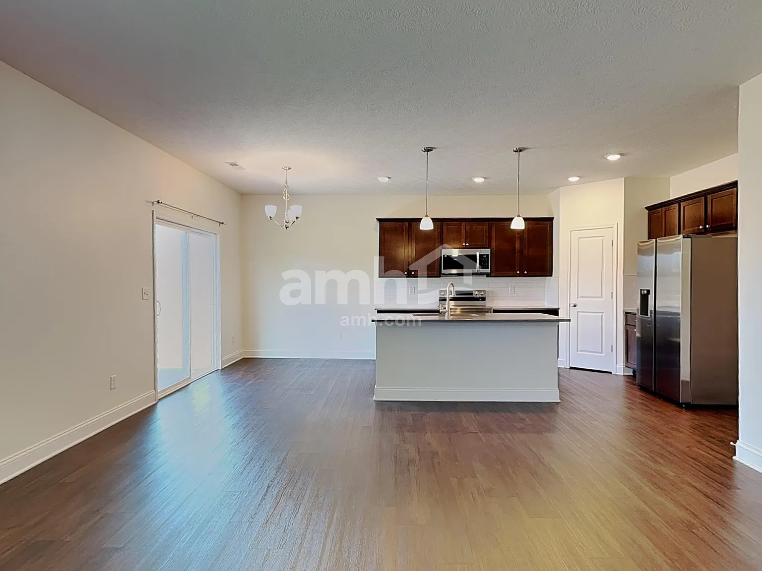 4 bed, 2.5 bath, 2297 sqft, $3,160 — Photo 4