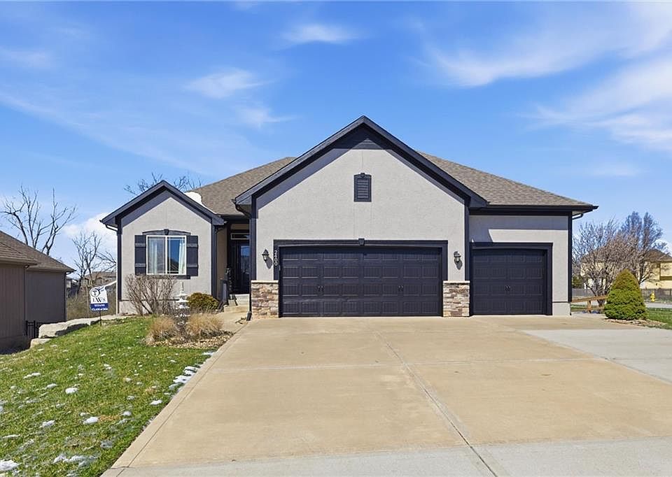 1st image of 2400 SW River Spring Rd