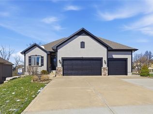 2400 SW River Spring Rd, Lees Summit, MO 64082