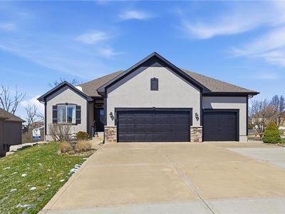 2400 SW River Spring Rd, Lees Summit, MO, 64082